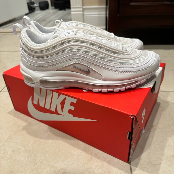 Brand New - Size 9.5 - Airmax 97 - Picture 2 of 3